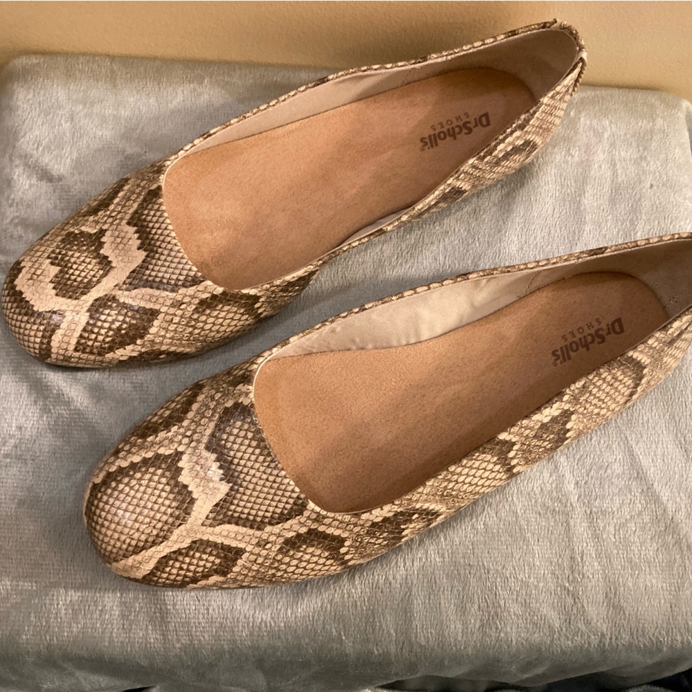 Dr. Scholl's Brown Flats with Snakeskin Pattern, size 9